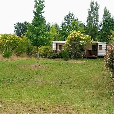 Baradis مكان تخييم *